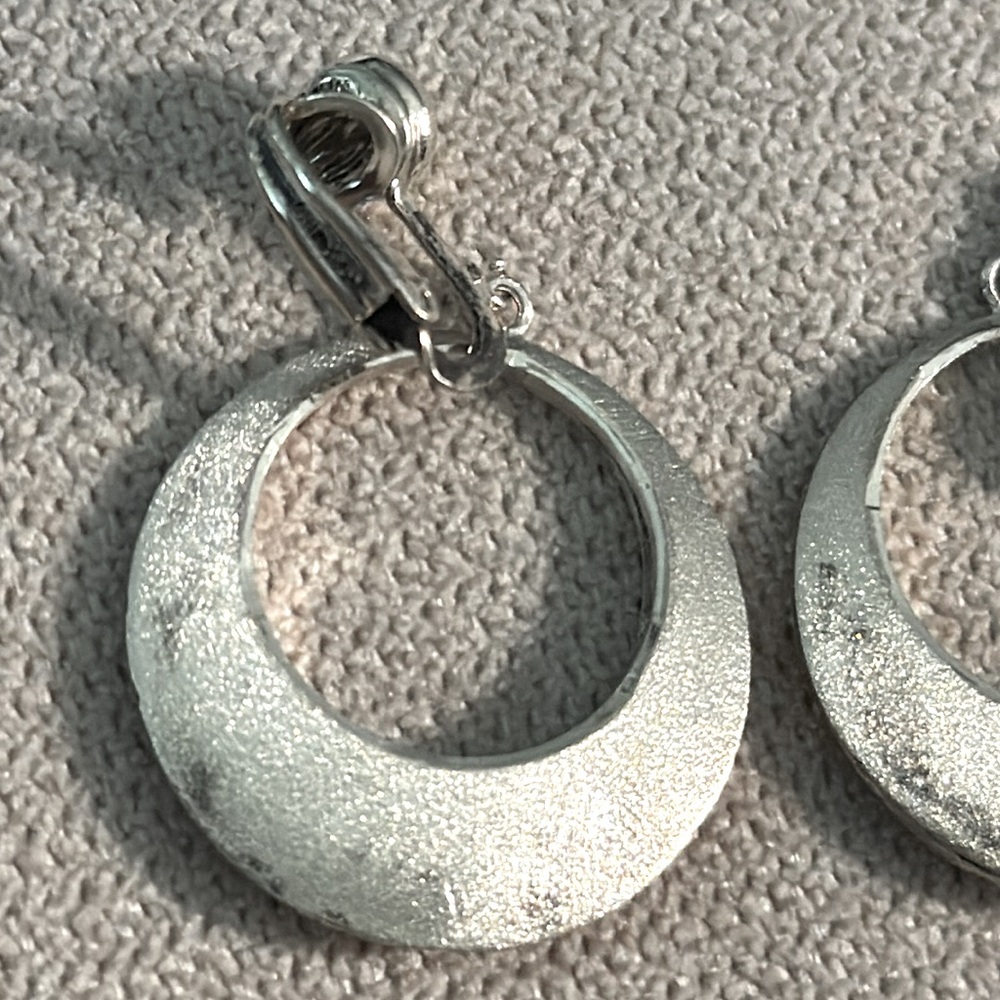 Etched Vintage Sterling Silver Earrings - Picture 3 of 3